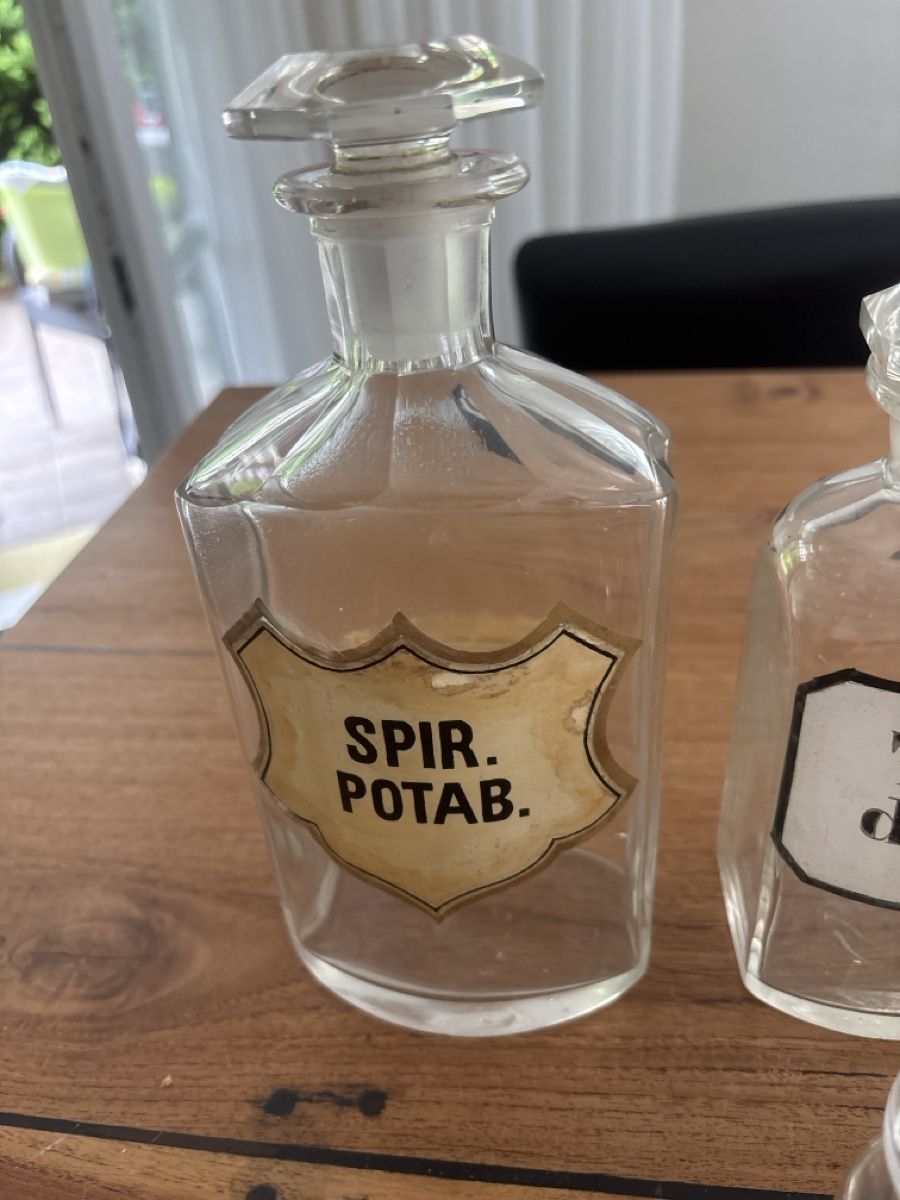Accessori da laboratorio: Apothekerflaschen Set mit Etiketten gebraucht – Usato da Kriens venduto da Mollinos 2