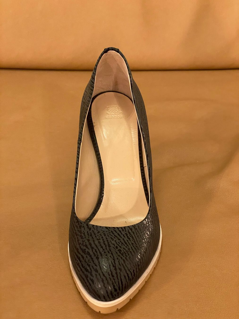 Navyboot Scarpe da donna: NAVYBOOT Leather High Heels – Nuovo (secondo la descrizione) da Corcelles NE venduto da gingerbrain 1