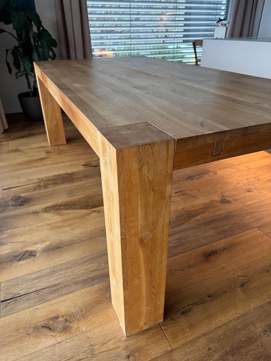 Tables: Masiver Eichentisch – D'occasion à Spiez par Eizo07 1