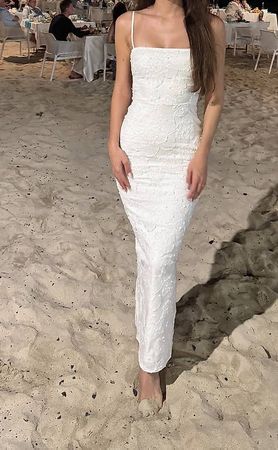 Elegantes, schlichtes Brautkleid