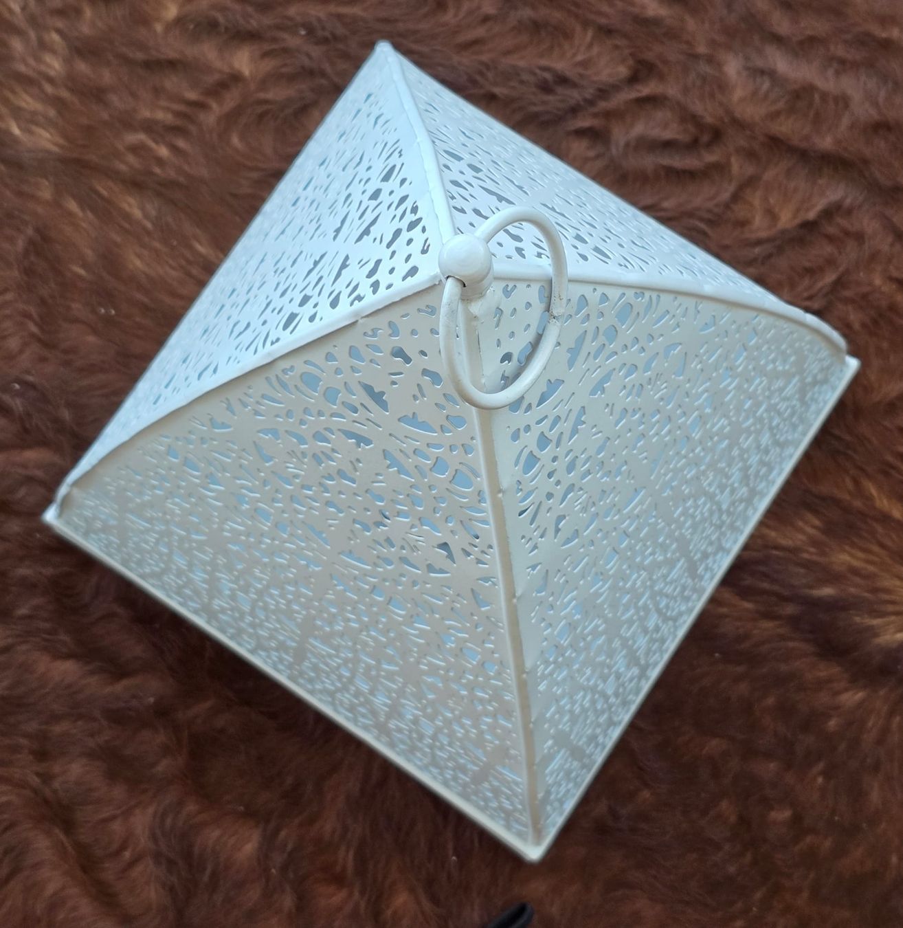 Lanterne: Laterne Weiss Pyramidenform, Metall  – Usato da Rheinsulz venduto da Dred 3