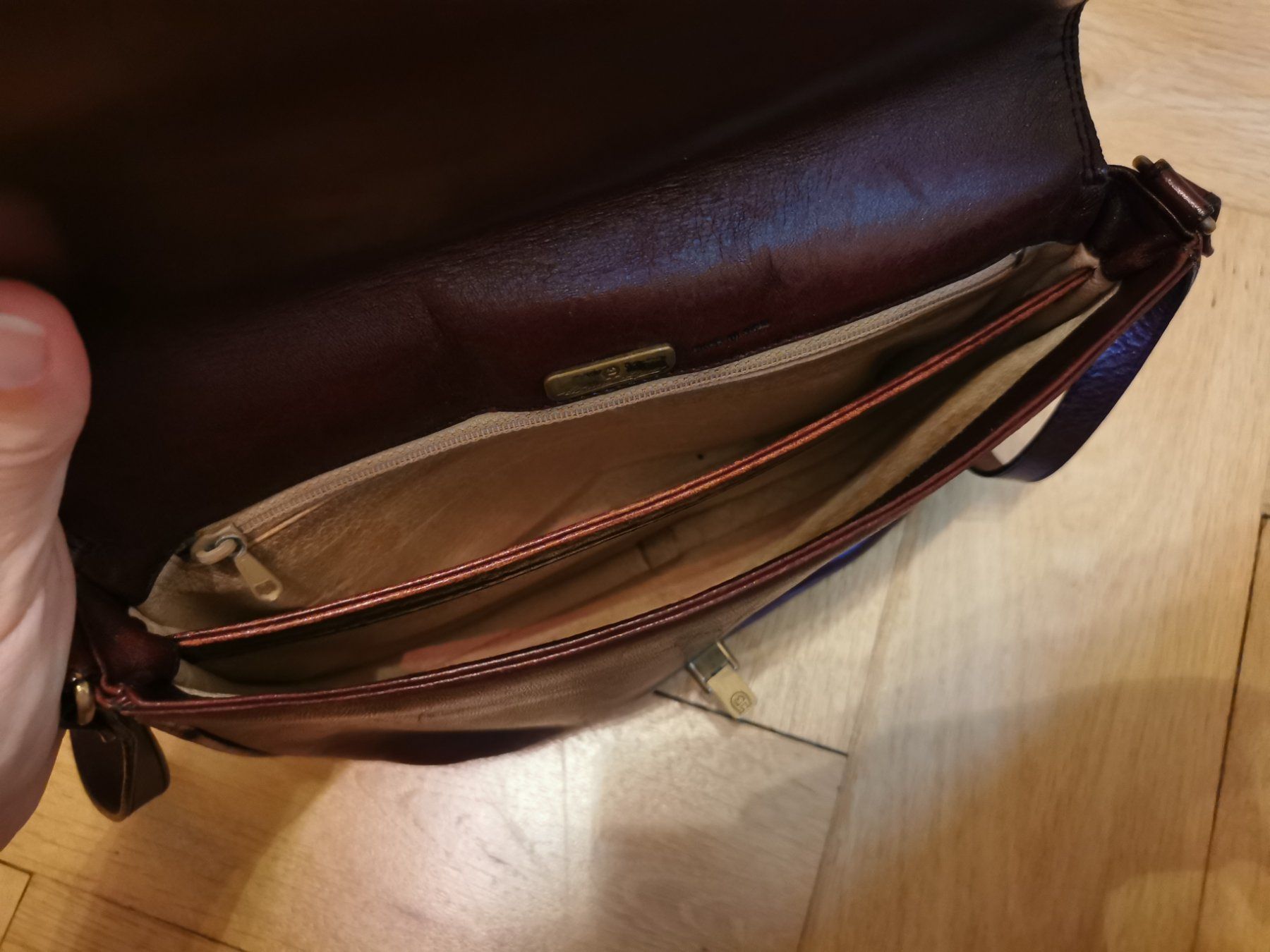 Aigner Taschen für Damen: Handtasche – Gebraucht aus Bern von Linii 2