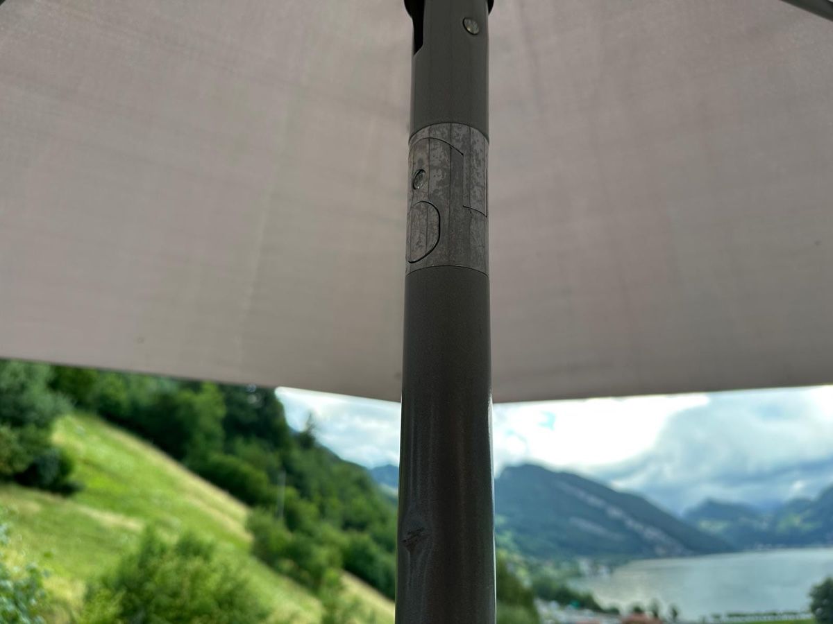 Ombrelloni: Sonnenschirm inkl. Sockel – Usato da Meiringen venduto da cor_lz6y 2
