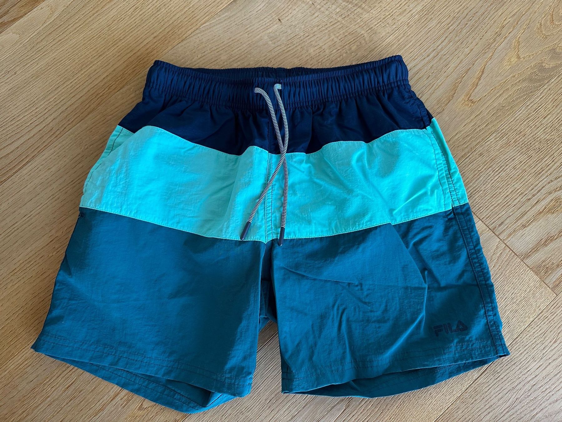 Fila Costumi da bagno: FILA Badehose Gr. S, mehrfarbig – Nuovo (secondo la descrizione) da Sissach venduto da tapasu