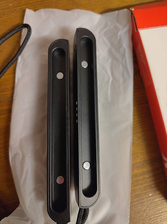 Nintendo Controller: NEU: Switch 2 Handgelenkschlaufen – Nuovo e nell'imballaggio originale da Wohlen AG venduto da gnabbr 1