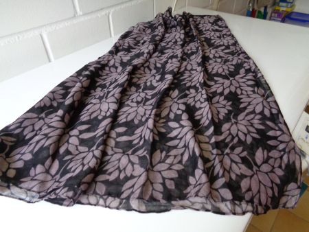 Feiner Schal, 180 x 90 cm, NEU!