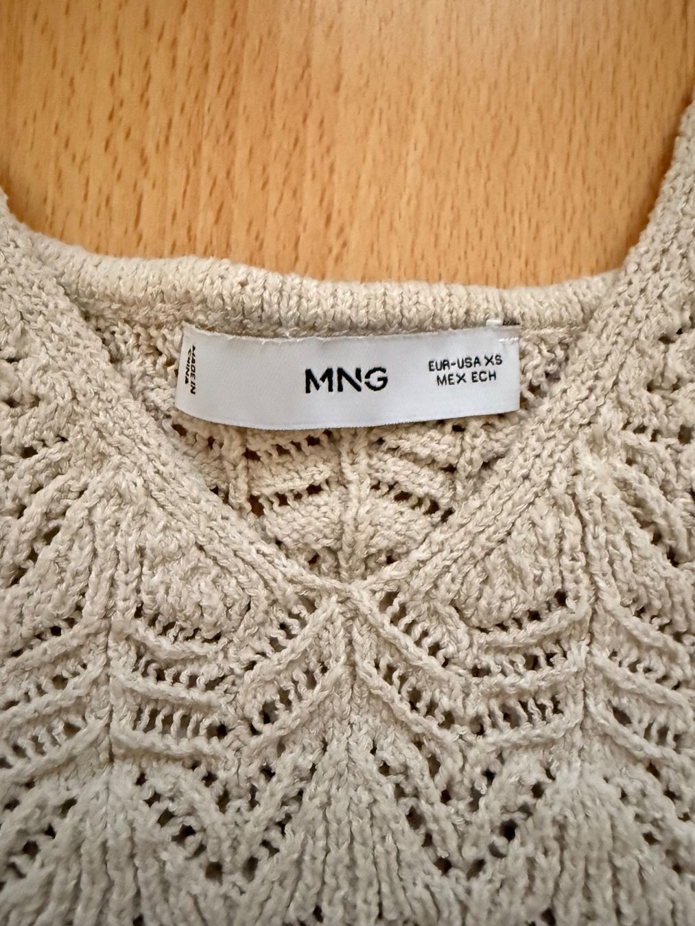 Mango Top: MANGO Top XS – Usato da Luzern venduto da Nat.B 3