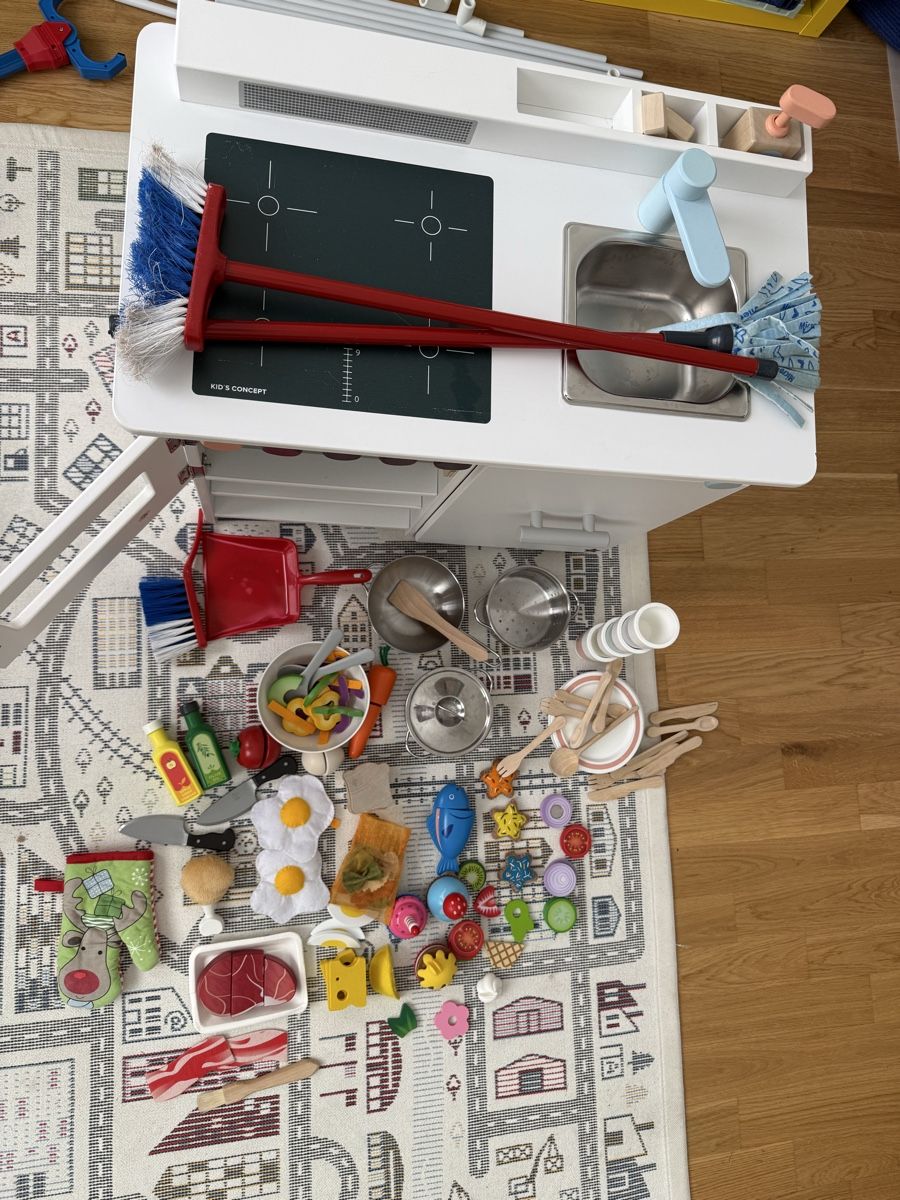 Giocattoli: Wooden Kitchen Set with Accessories good condition – Usato da Cham venduto da jes_lhf2 1
