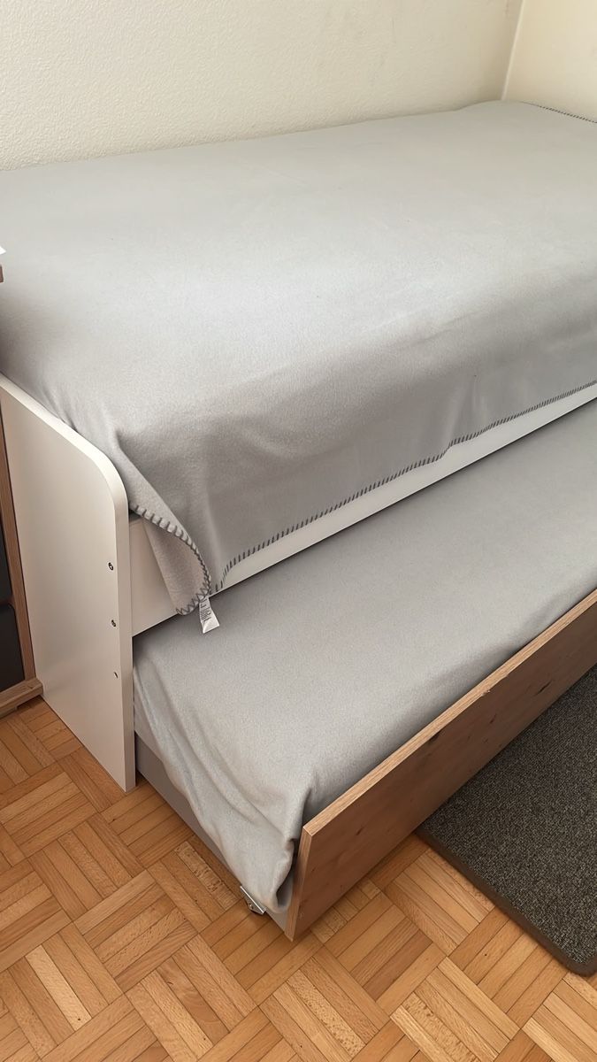 Betten: Juniorbett 90x200 – Gebraucht aus Herisau von roma023 1