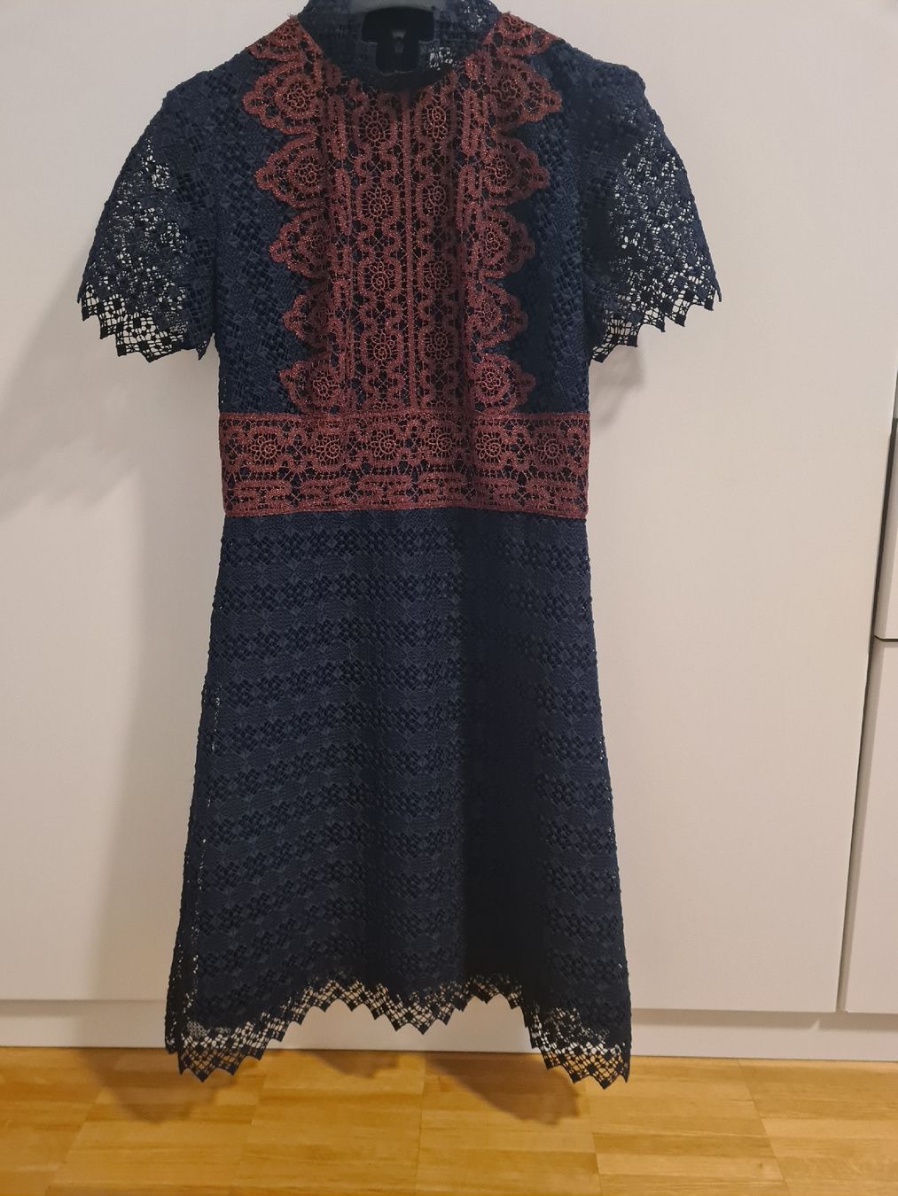 Sandro Vestiti: Sandro Kleid  Gr 1 – Nuovo (secondo la descrizione) da Kloten venduto da Kri23 1