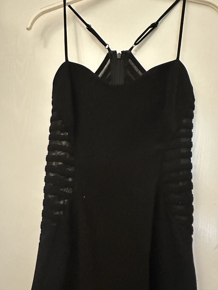 Vestiti: Robe noire Halston – Nuovo (secondo la descrizione) da Lausanne venduto da Liinoa 1