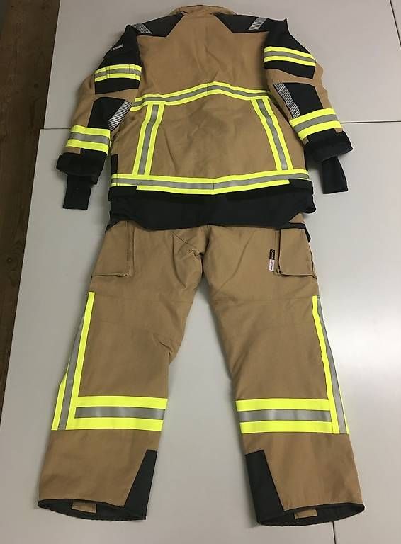 Lotti di vestiti: Brandschutzjacke- und Hose S-Gard – Usato da Hermrigen venduto da Grischu3906 1