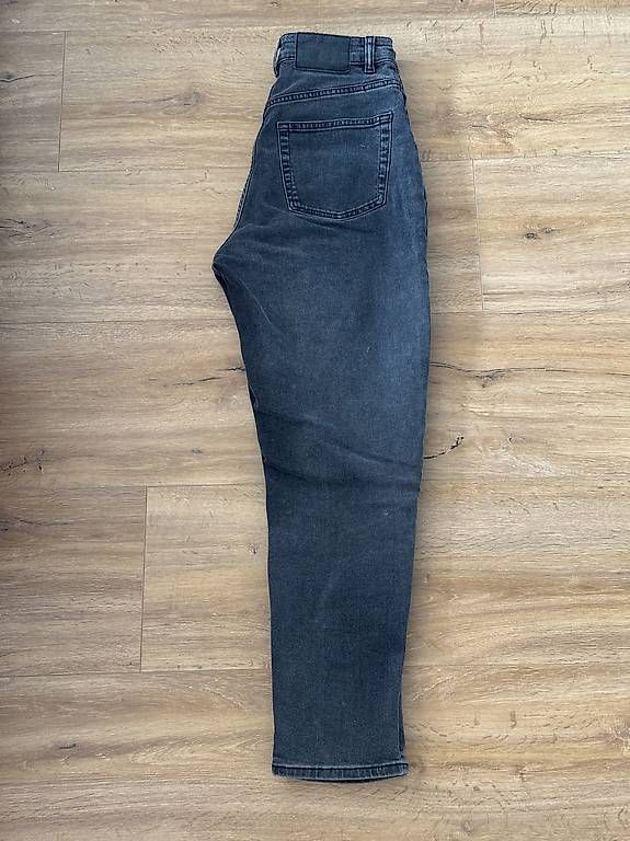 Jeans: Graue Jeans von H&M – Usato da Zug venduto da pav_gj7p 2
