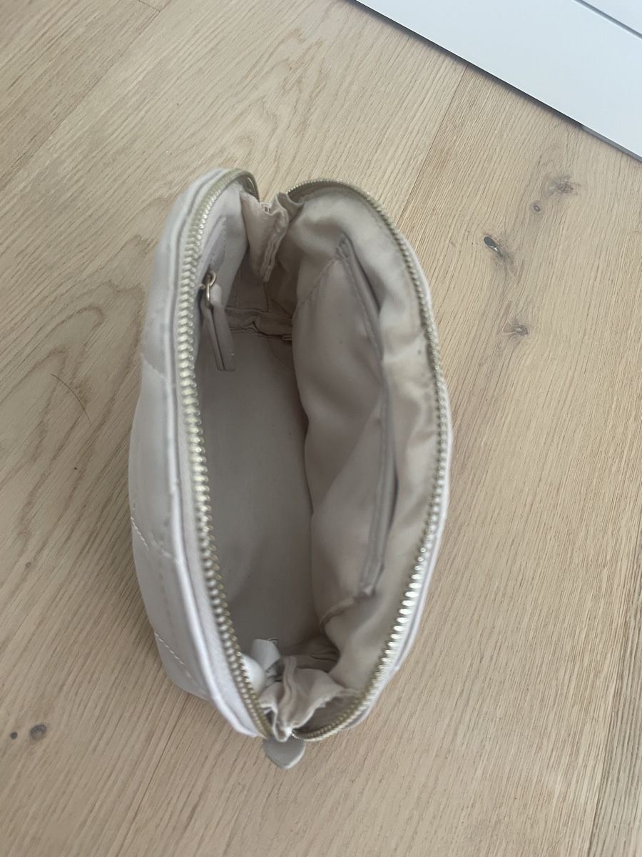 Kosmetikkoffer: Valentino Makeup Bag – Gebraucht aus Wädenswil von Mazso 2