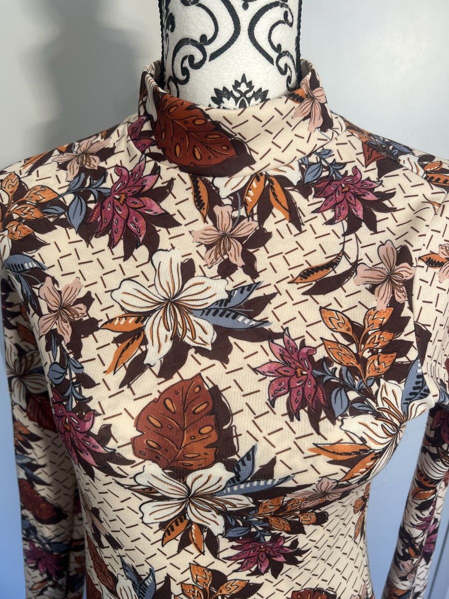 Kleider: Elegantes Midikleid mit Blumenmuster, Grösse M – Neu (gemäss Beschreibung) aus Winterthur von tan_f66m 2