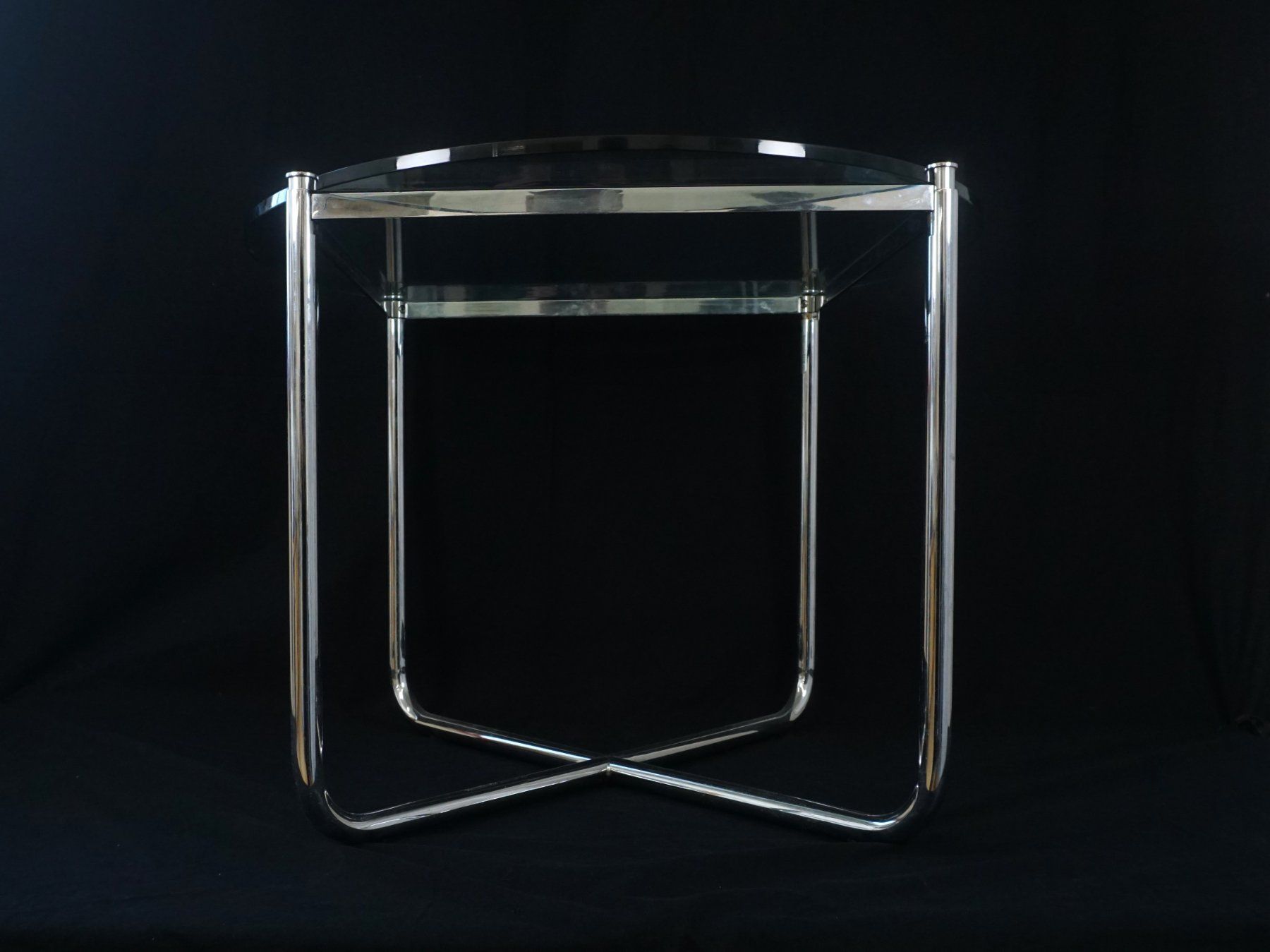 Knoll Tables: Knoll Studio Glas Tisch Rund – D'occasion à Pratteln par Restwert_Pratteln