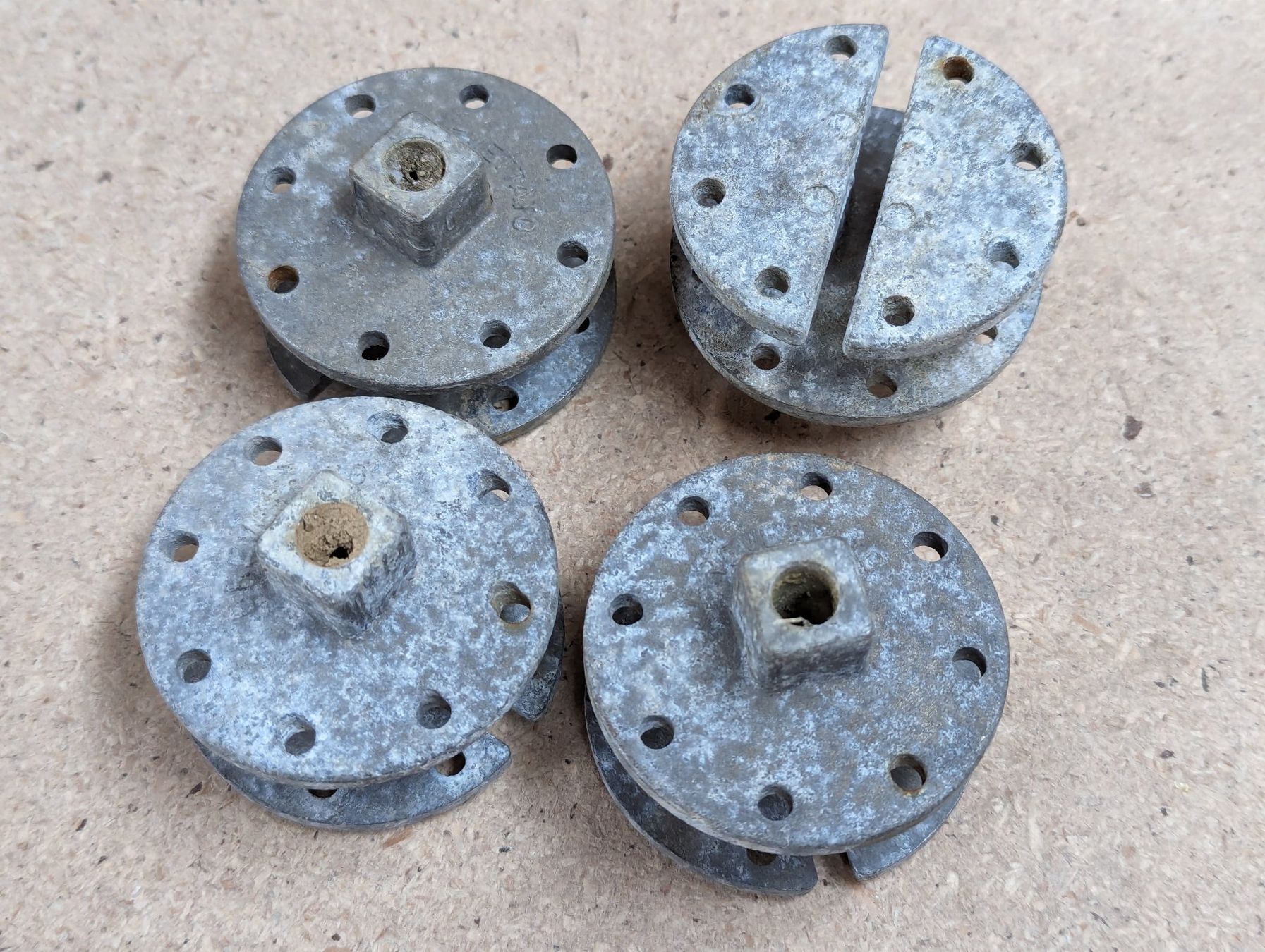 Eisenwaren: Spanner Spanngerät Drahtspanner drehbar 6cm, 4 Stück – Gebraucht aus Gebenstorf von Mar-imH25