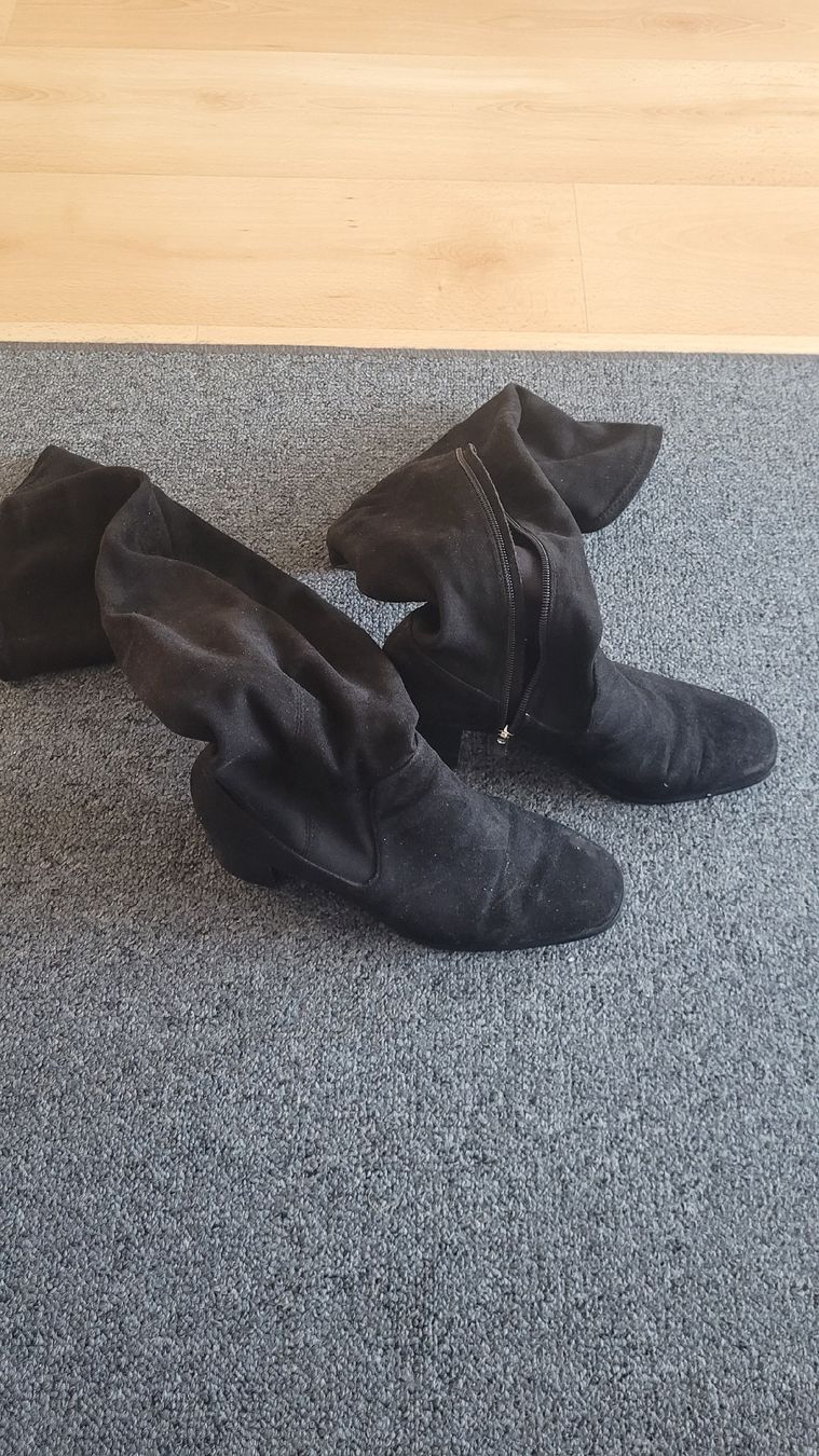 Damenschuhe: Ein Paar Stiefel, Grösse 40 – Gebraucht aus Schöfflisdorf von cri_8gn5