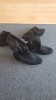 Ein Paar Stiefel, Grösse 40