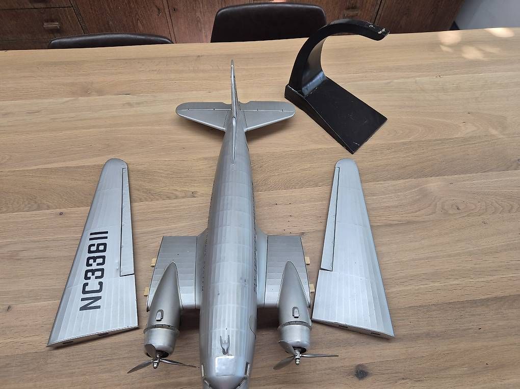 Kit di modellismo & Modellini statici: Maquette ancienne avion DC-3 – Usato da Crans VD venduto da tgdis 8