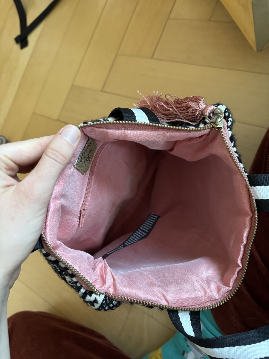Borse da donna: Stylische Handtasche mit Muster – Usato da Fribourg venduto da SaskiaD. 1