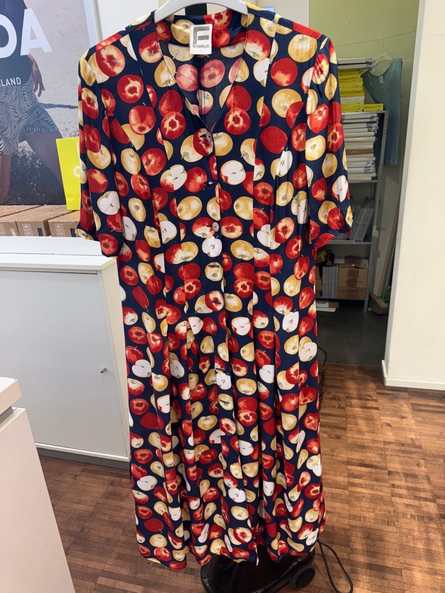 Kleider: Kleid – Gebraucht aus Eschenbach LU von Amato1985 1