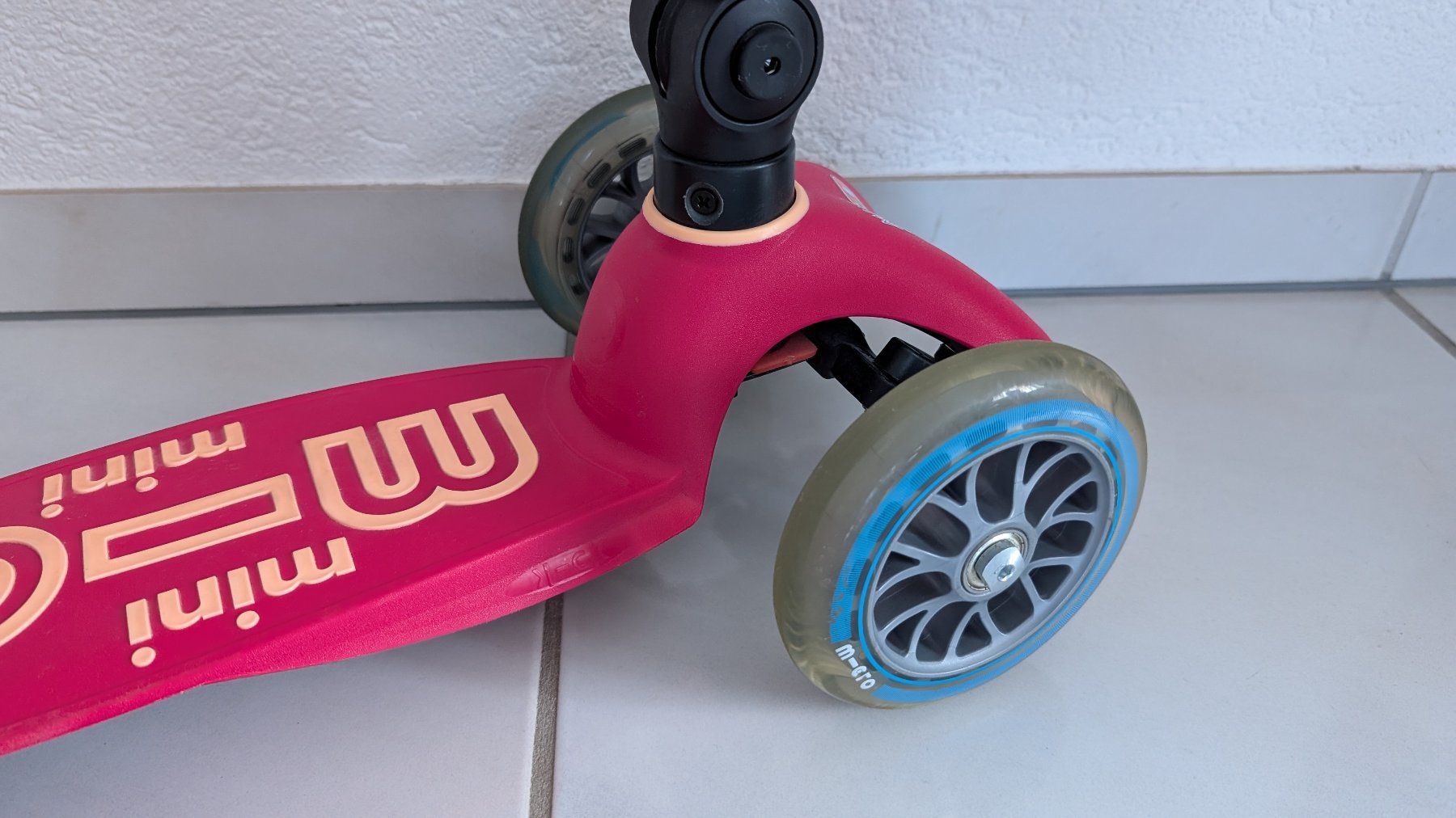 Micro Kickboard: Kickboard Micro Mini Deluxe Foldable Rot – Usato da Oberwil-Lieli venduto da meipa3000 4
