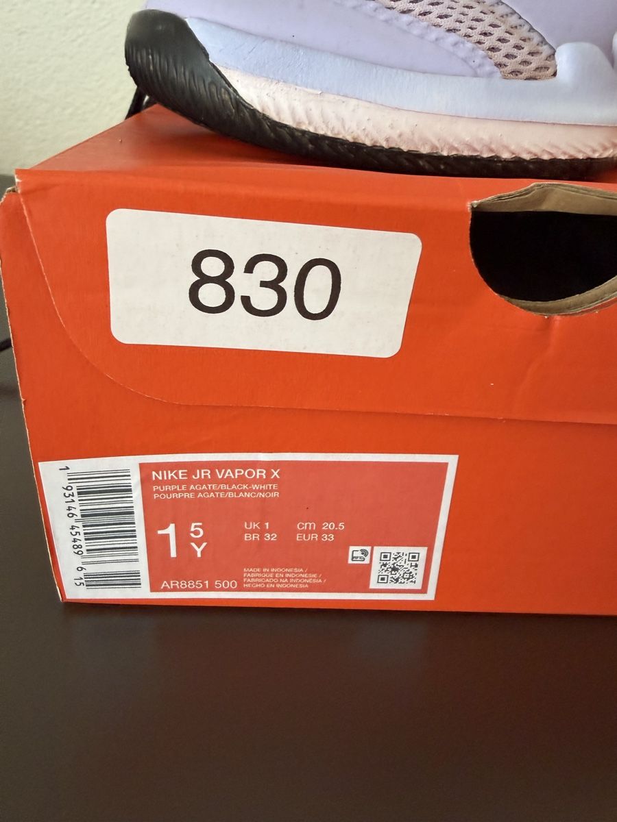 Nike Scarpe per ragazzi: Nike Vapor X Grösse 32 – Usato da Bern venduto da Olenush 1