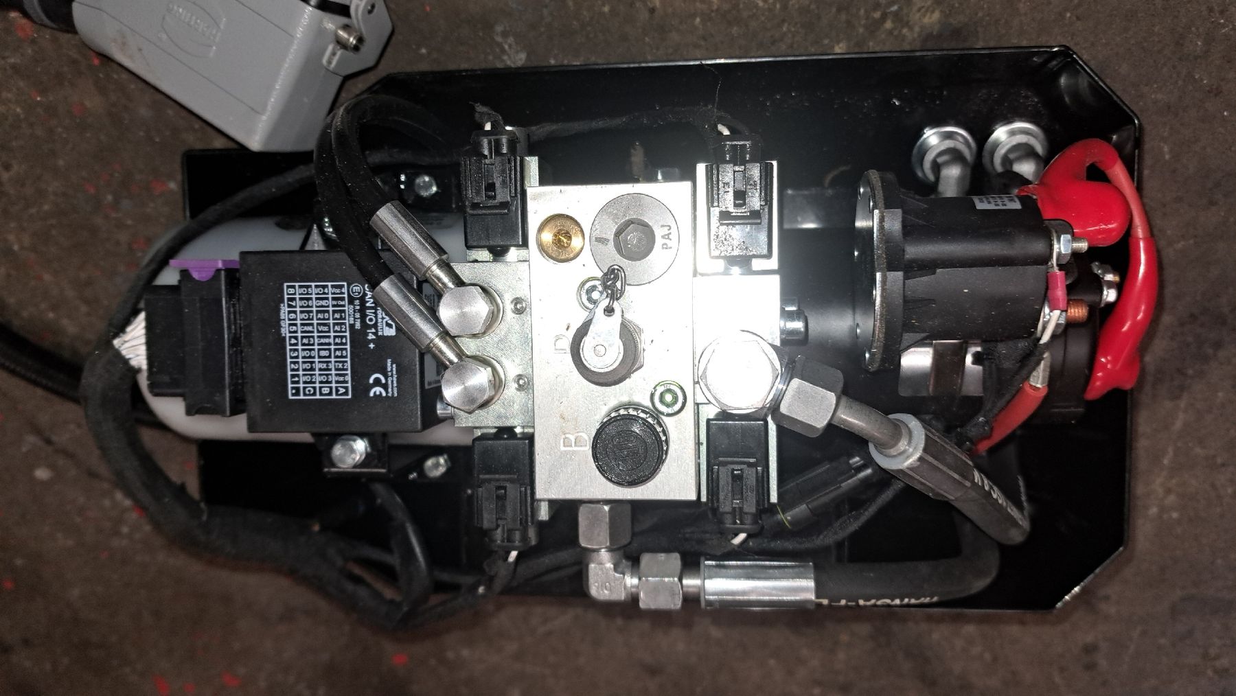 Tutte le macchine: Elektrohydraulikaggregat – Usato da Röthenbach Herzogenbuchsee venduto da Tina480 4