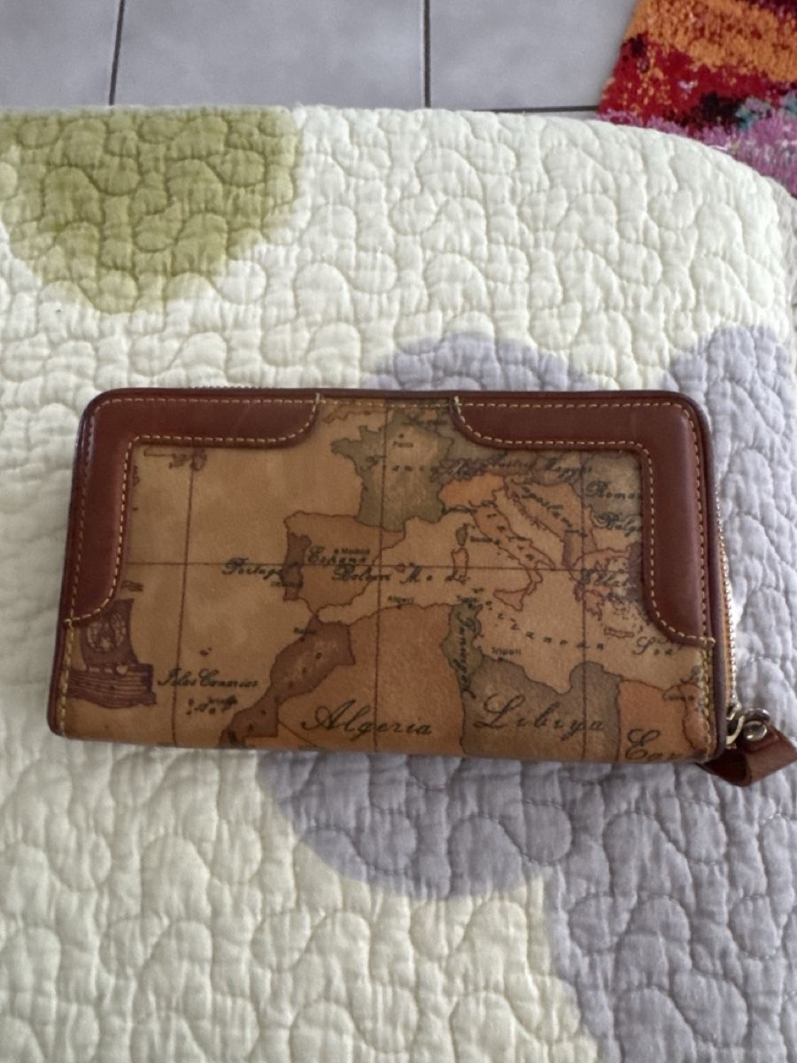 Portamonete: Prima Classe Alviero Martini wallet – Usato da S. Pietro venduto da Fenice76