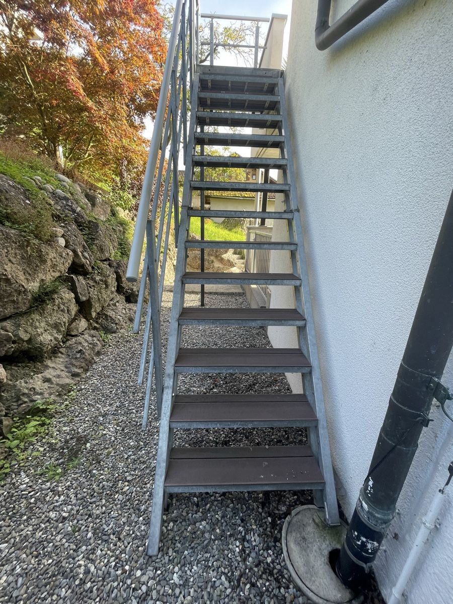 Scale: AUSSENTREPPE VERSTELLBAR – Usato da Küssnacht am Rigi venduto da Koala73