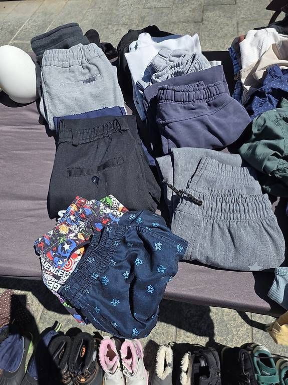Lotti & Set di vestiti: Diverse Jungskleider – Usato da Adliswil venduto da menielm