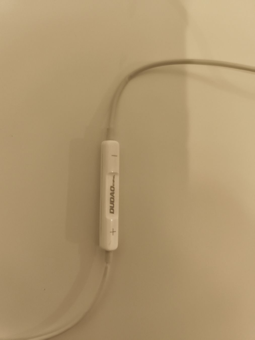 Cuffie: Écouteurs filaires - Connexion Lightning – Nuovo (secondo la descrizione) da Bern venduto da nat_6ykd 1