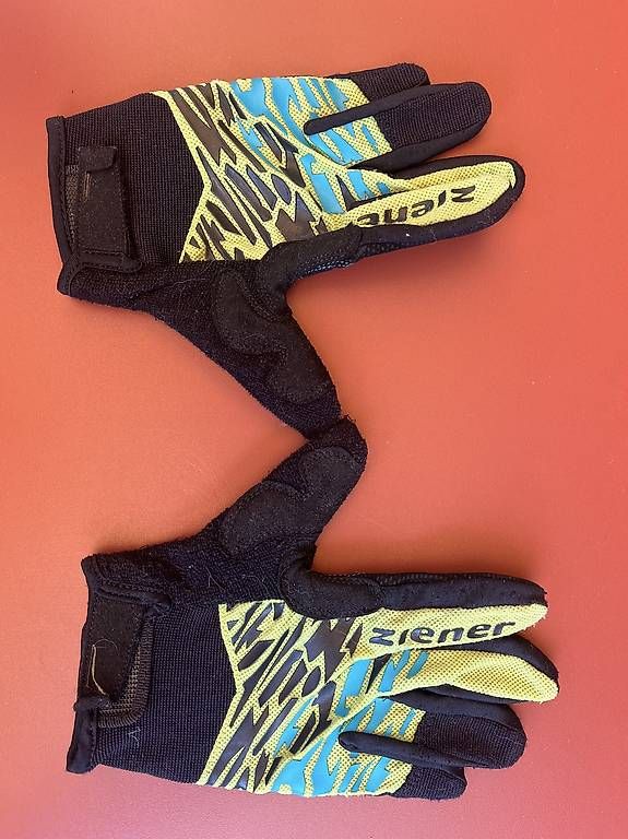Guanti: Gants vélo enfant  – Usato da Bouveret venduto da zozoh 1