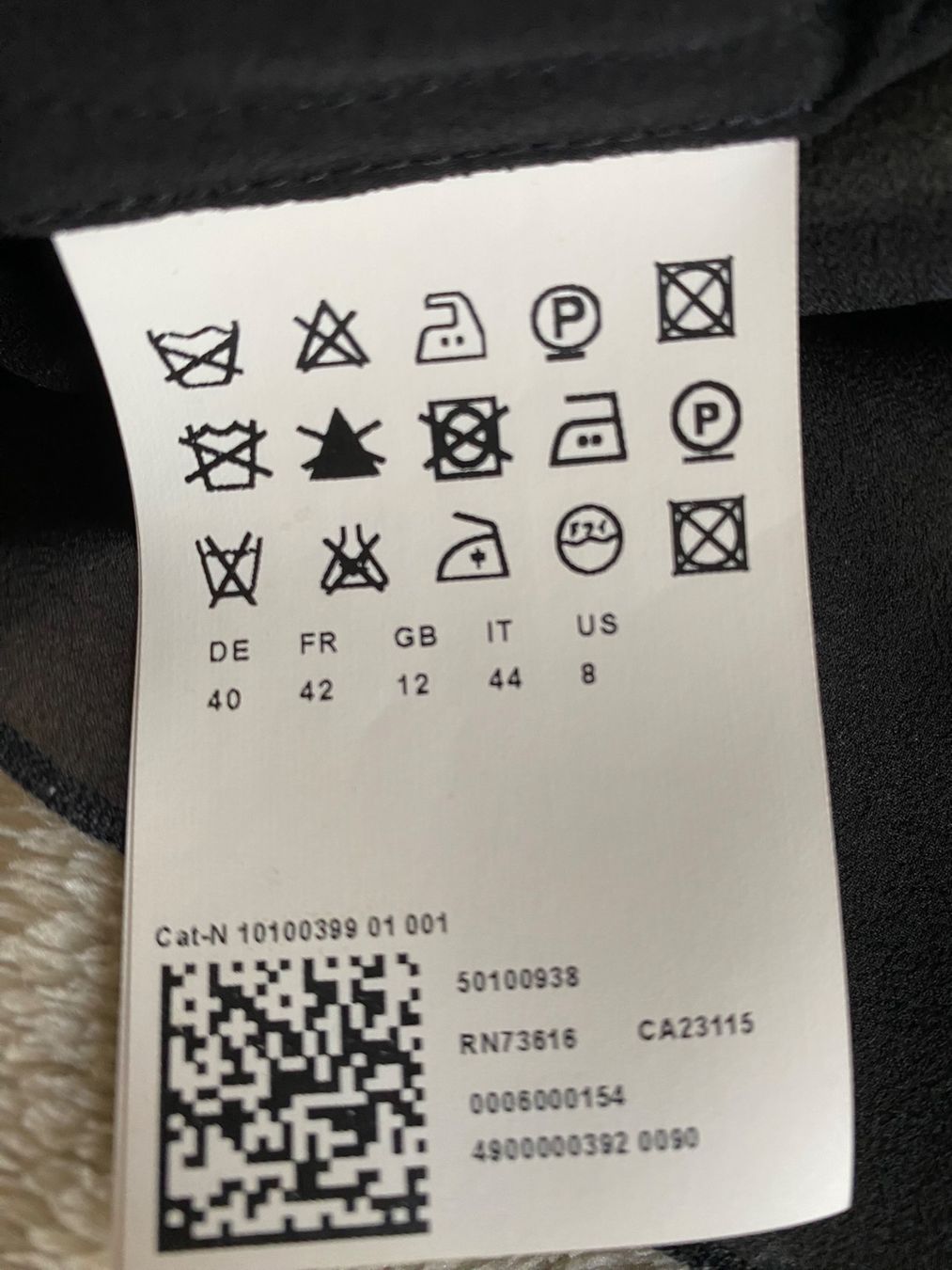 Hugo Boss Tops: Hugo Boss top – Gebraucht aus Novazzano von ige_cwq5 7