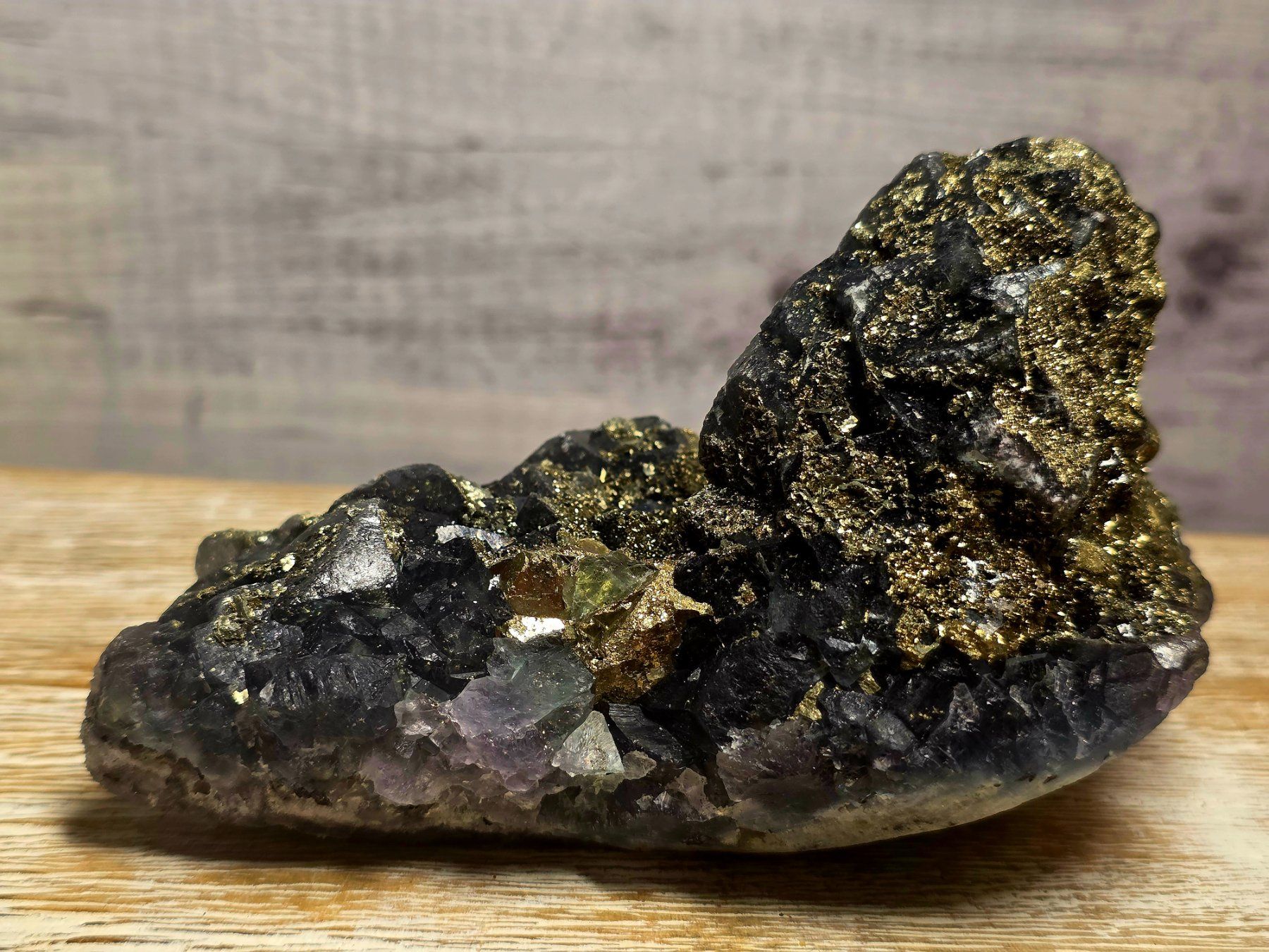 Minerali & Pietre curative: Fluorit mit Pyrit 671g – Nuovo e nell'imballaggio originale da Matzingen venduto da Shay_Crystalz 2
