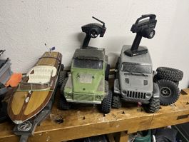 2 Crawler Axial mit Boot und Trailer 