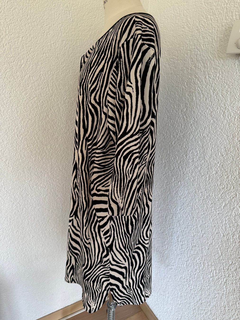 Marc Cain Vestiti: Neuwertig Marc Cain Kleid Gr. 44 – Usato da Kirchdorf AG venduto da coco123 2