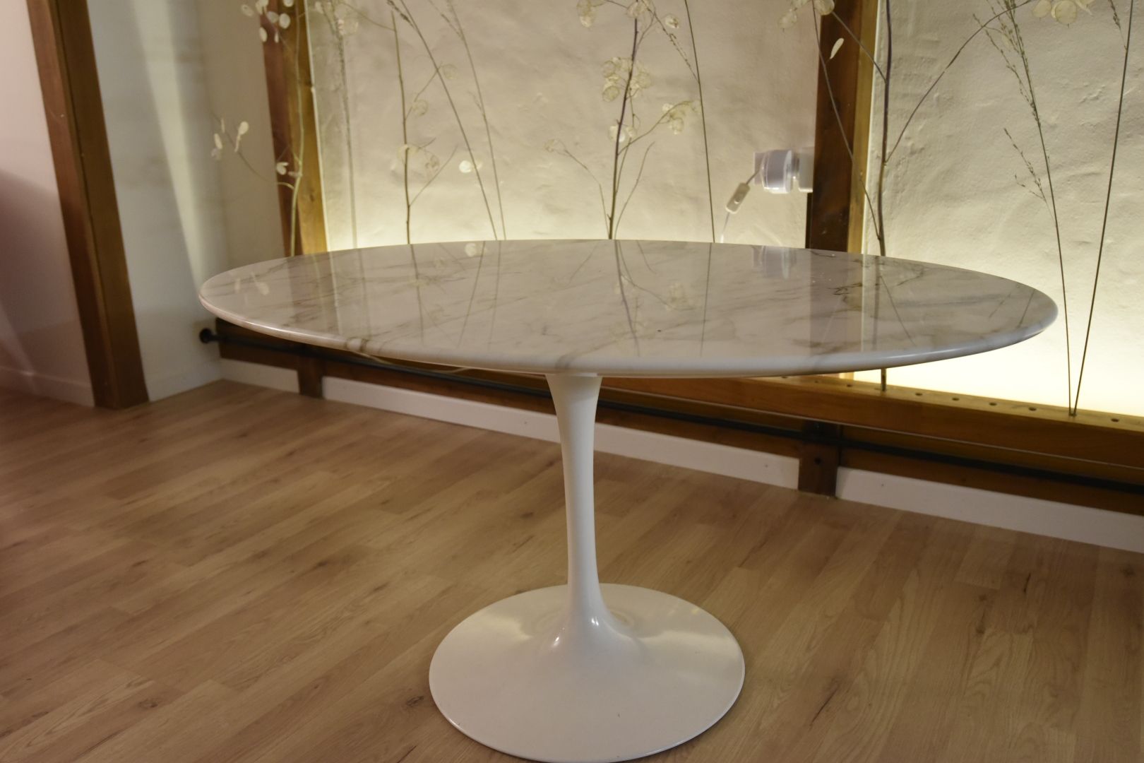 Knoll Tavoli: Original Knoll Saarinen Couchtisch Marmor Oval – Usato da Lichtensteig venduto da UsedINStore