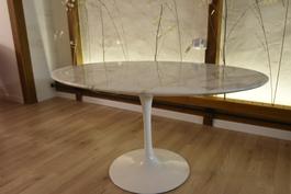 Original Knoll Saarinen Couchtisch Marmor Oval