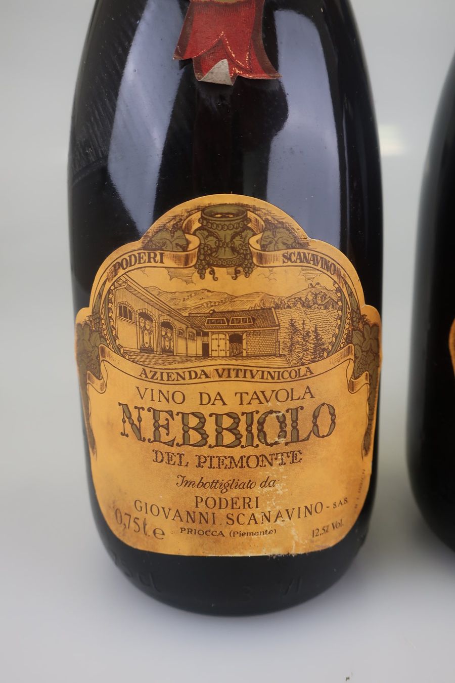 Vino: 4 Flaschen 1982 Nebbiolo D'Alba Poderi Scanavino – Usato da Volketswil venduto da brockipfannenstil 3