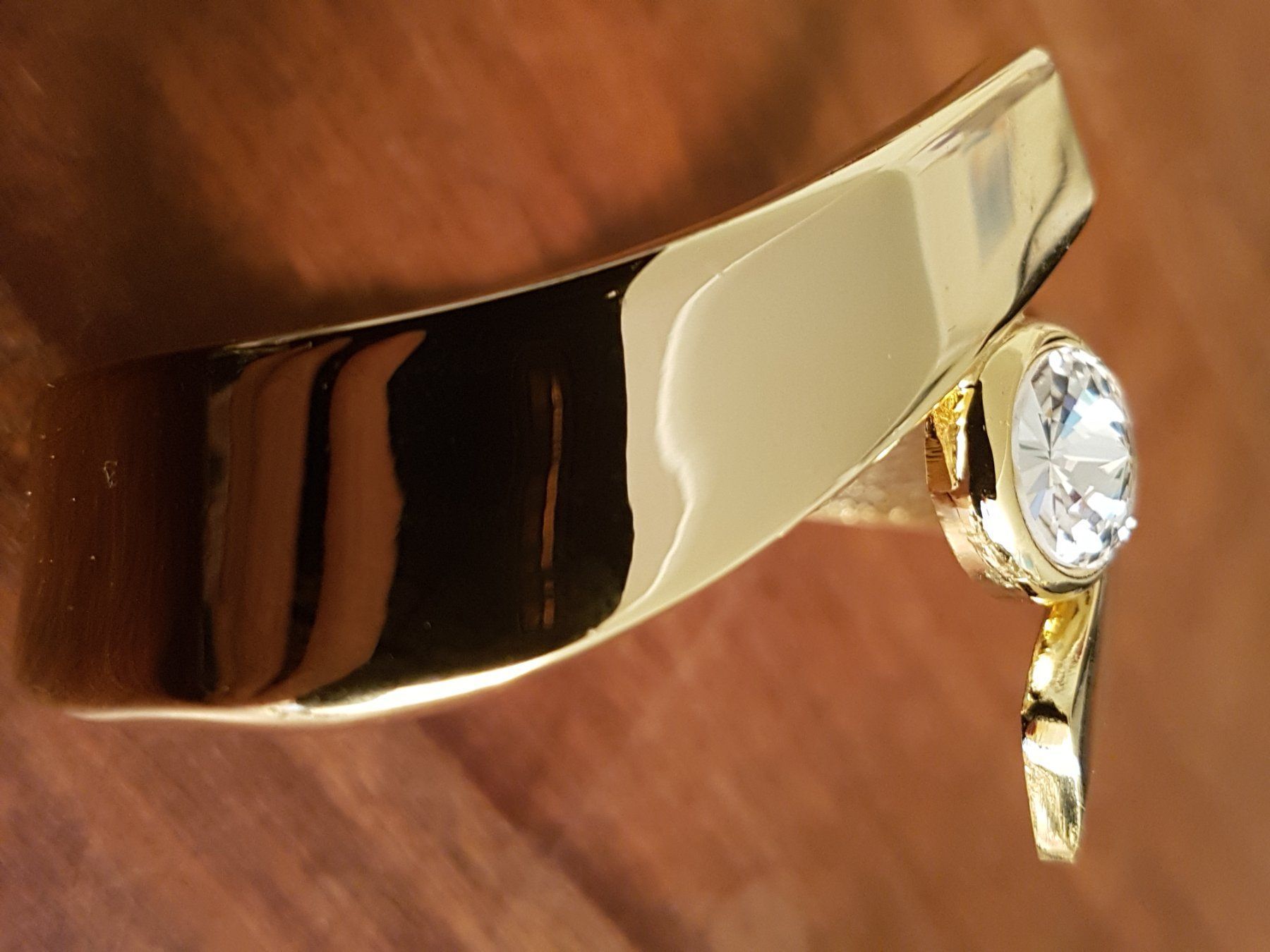 Armbänder & -reifen: Armreif goldfarben mit Strassstein klapp – Gebraucht aus Ettingen von Maranathatalitha 3