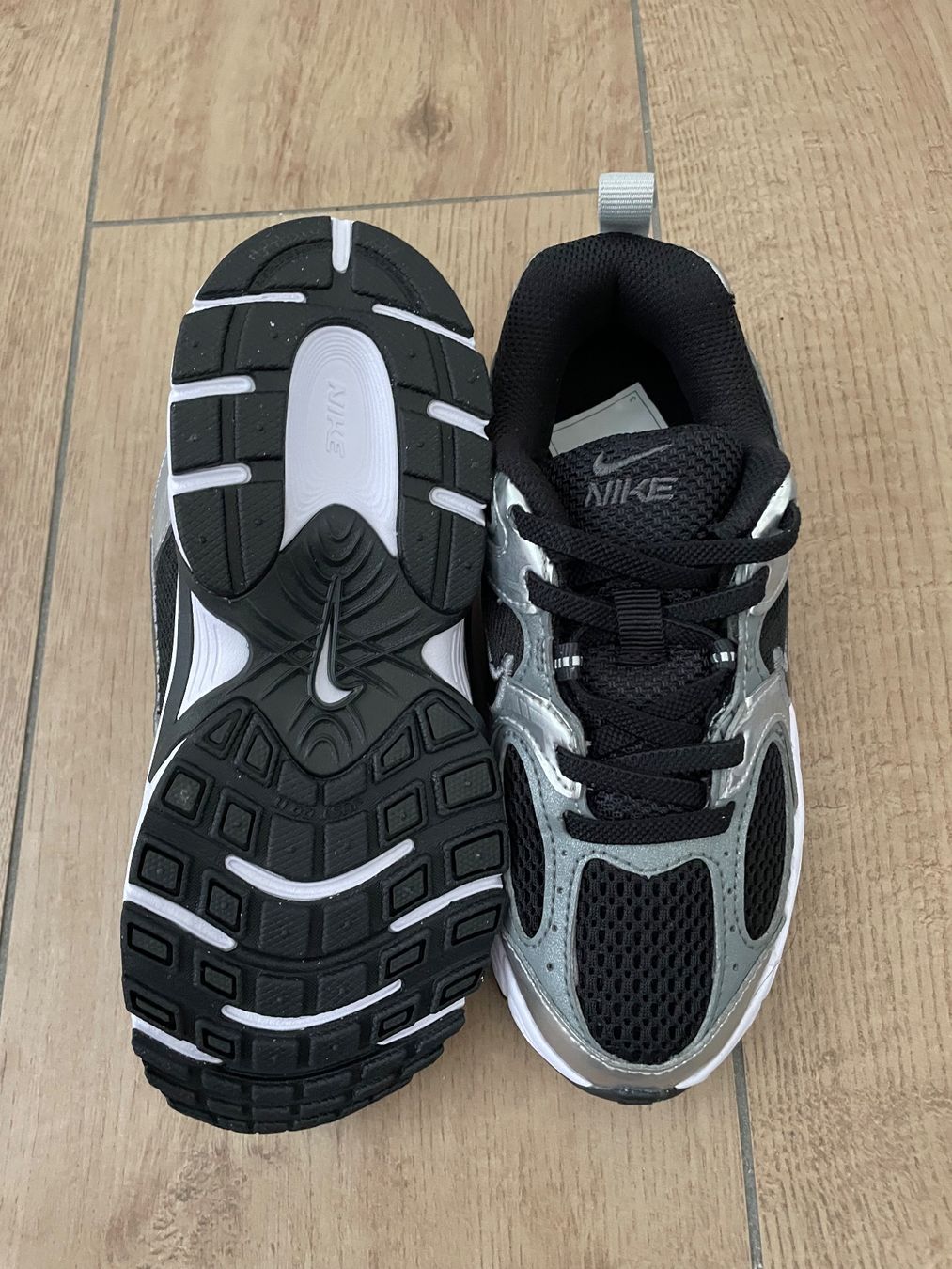Nike Scarpe per ragazzi: Nike Turnschuhe Gr. 30 NEU – Nuovo e nell'imballaggio originale da Waltenschwil venduto da hansnine 5