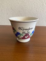 Antikes Keramiktässchen "Geheiligter Gott" mit Blumenmuster