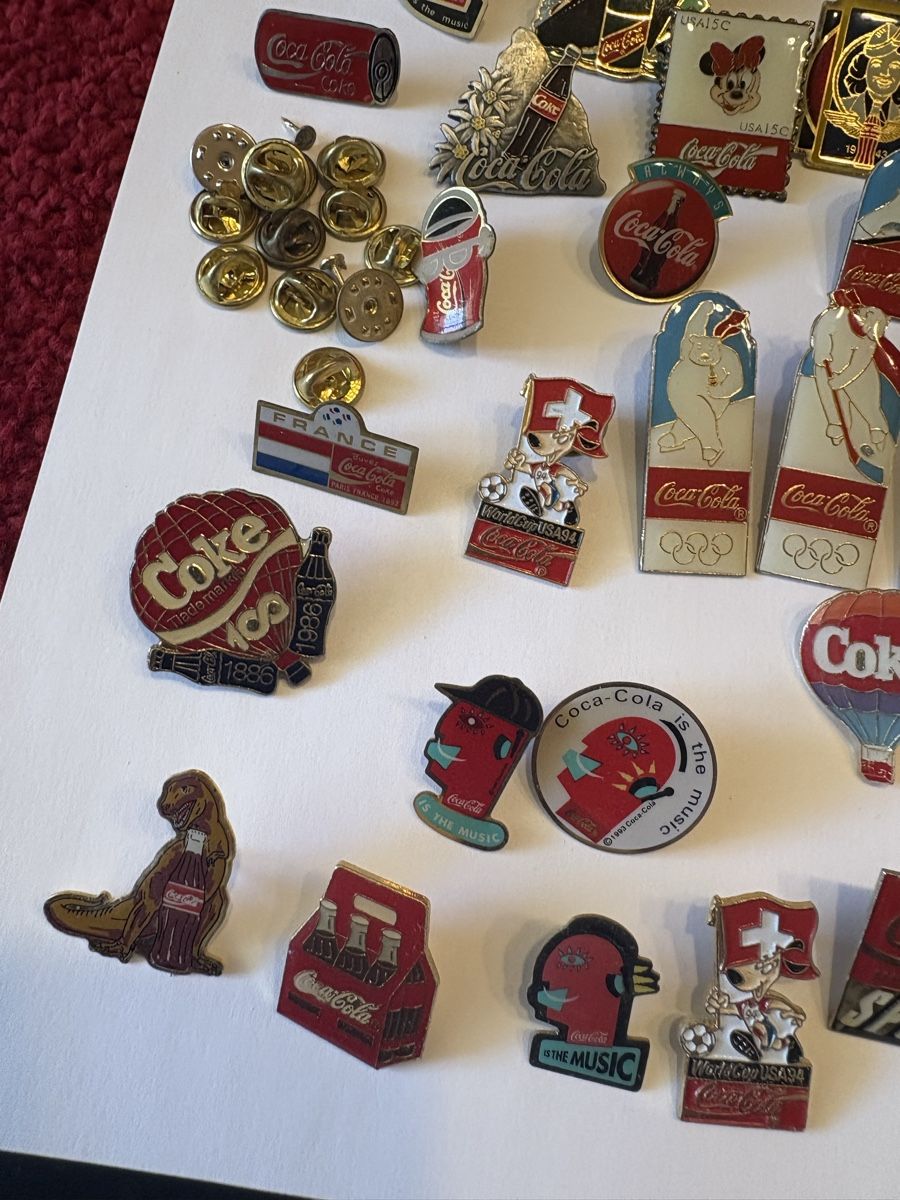 Broschen & Nadeln: Mehr als 40 Stuck coca Cola Pins – Gebraucht aus Murten von Tzaugg 6