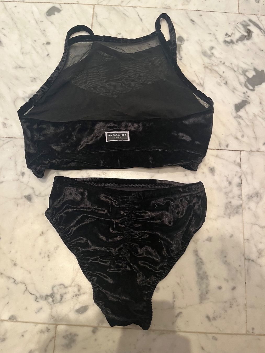 Top: Completo Paradise Chick - pole velluto nero – Nuovo (secondo la descrizione) da Sementina venduto da Bra_momo79 1