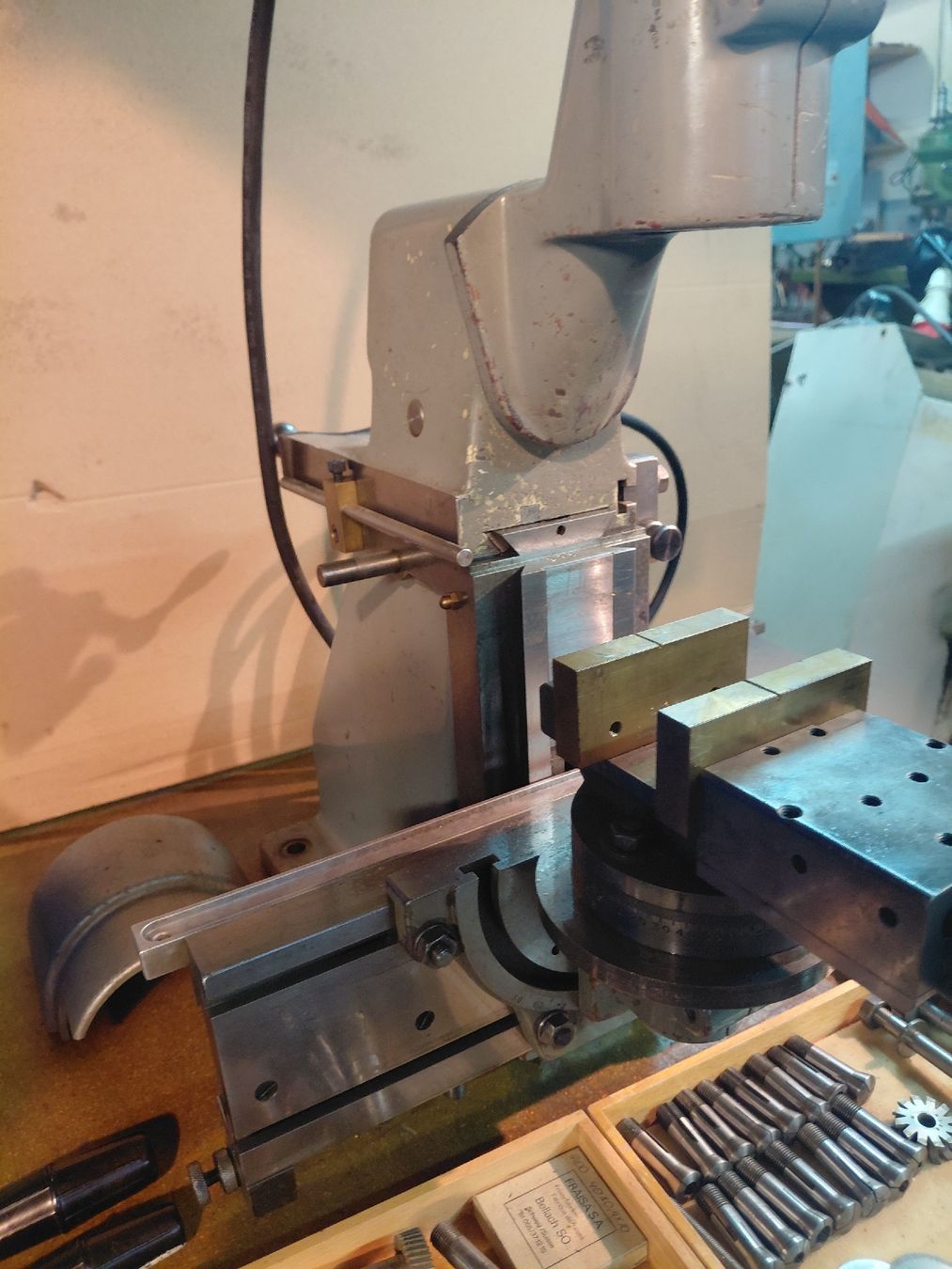 Sixis Tutte le macchine: Sixis 101 Fräsmaschine  – Usato da Schüpfen venduto da Marathon013 2