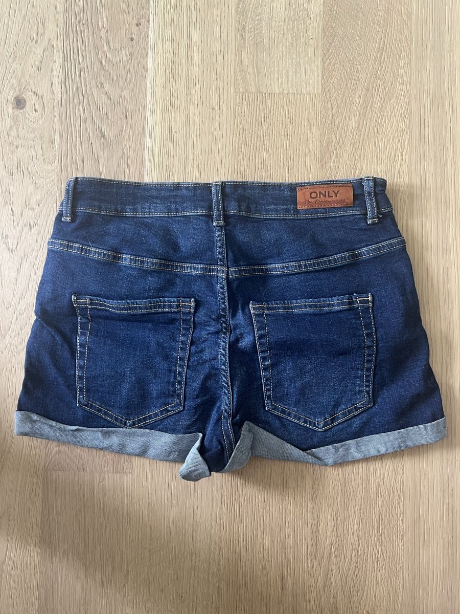 Only Jeans: Hotpants Only Gr. M – Gebraucht aus Stein am Rhein von Selomelo. 1