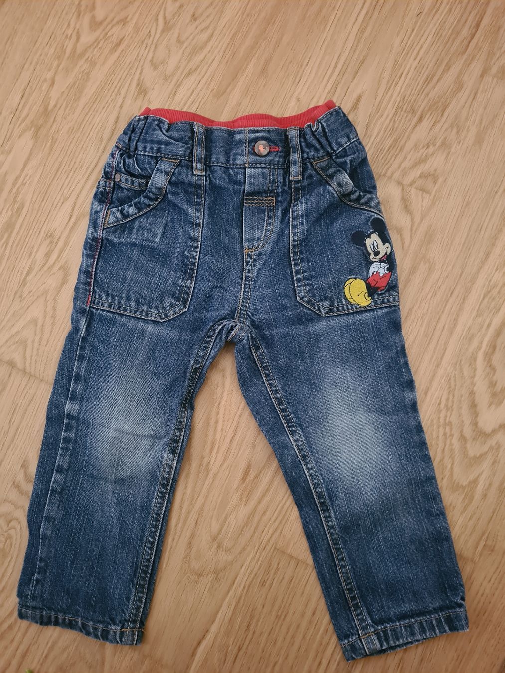 C&A Pantaloni: Jeans Grösse 86 C&A mit Mickey Mouse Motiv  – Usato da Horw venduto da Mirii91