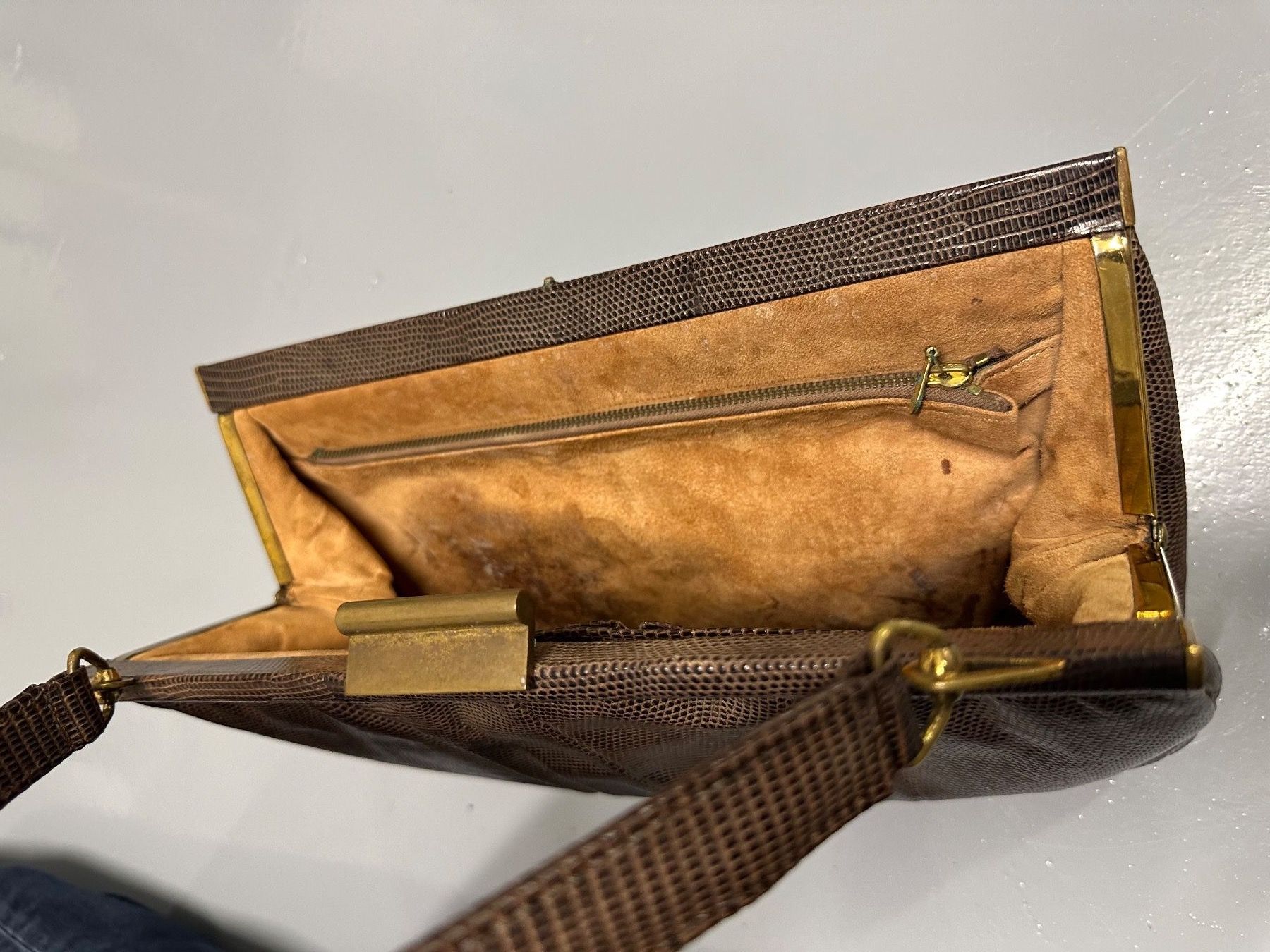 Borse da donna: Hochwertige alte Damen Handtasche – Usato da Gümligen venduto da stad4003 4